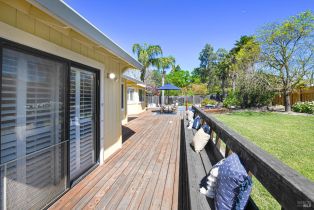 Single Family Residence,  Barrio way, Windsor, CA 95492 - 48