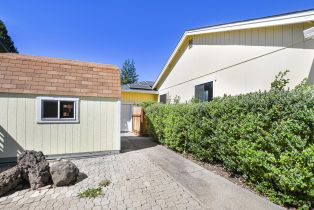 Single Family Residence,  Barrio way, Windsor, CA 95492 - 56