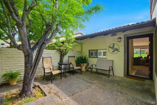 Condominium,  Fairways drive, Napa, CA 94558 - 4