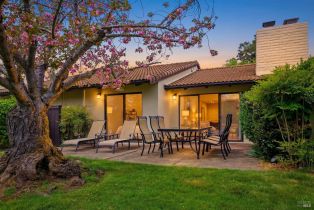 Condominium, 13 Fairways Dr, Napa, CA  Napa, CA 94558
