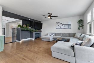 Single Family Residence,  Seghesio way, Windsor, CA 95492 - 14