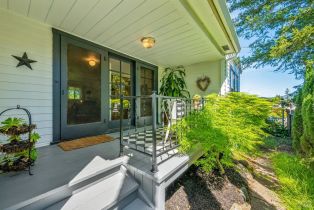 Single Family Residence, 301 Powell Ave #A, Healdsburg, CA  Healdsburg, CA 95448