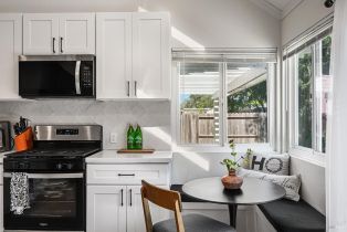 Single Family Residence,  Garden court, Petaluma, CA 94954 - 7