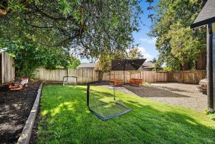 Single Family Residence,  Garden court, Petaluma, CA 94954 - 11