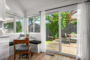 Single Family Residence,  Garden court, Petaluma, CA 94954 - 9