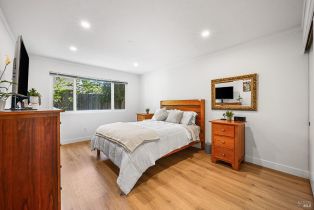 Single Family Residence,  Garden court, Petaluma, CA 94954 - 26