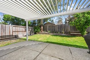 Single Family Residence,  Garden court, Petaluma, CA 94954 - 35
