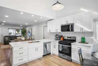 Single Family Residence,  Garden court, Petaluma, CA 94954 - 29