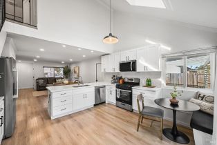 Single Family Residence,  Garden court, Petaluma, CA 94954 - 6