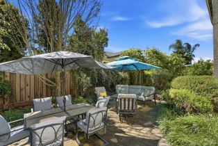 Single Family Residence,  Pinot Noir way, Windsor, CA 95492 - 34
