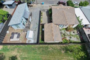 Single Family Residence, 819-821 Center St, Healdsburg, CA  Healdsburg, CA 95448
