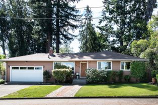 Single Family Residence, 7949 Tocchini St, Sebastopol, CA  Sebastopol, CA 95472