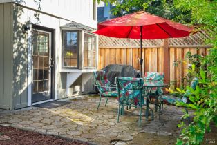 Single Family Residence,  Avenida De Las Brisas street, Santa Rosa, CA 95405 - 14