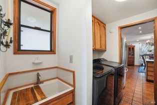 Single Family Residence,  Oak Knoll terrace, Cloverdale, CA 95425 - 36