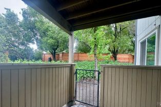 Condominium,  Westberry drive, Santa Rosa, CA 95403 - 9