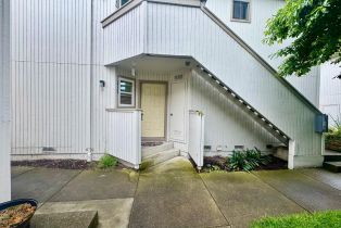 Condominium, 2528 Westberry Dr, Santa Rosa, CA  Santa Rosa, CA 95403