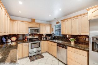 Condominium,  Freeway drive, Napa, CA 94558 - 12