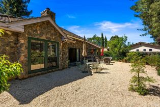 Single Family Residence,  Oak Leaf court, Yountville, CA 94599 - 32
