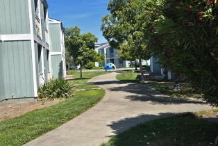 Condominium,  La Esplanada place, Santa Rosa, CA 95404 - 2