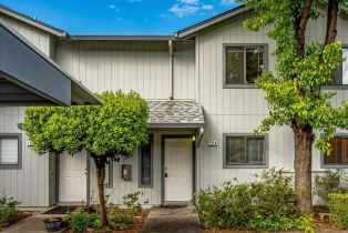 Condominium,  Elbridge avenue, Cloverdale, CA 95425 - 5