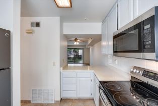 Condominium,  Elbridge avenue, Cloverdale, CA 95425 - 30