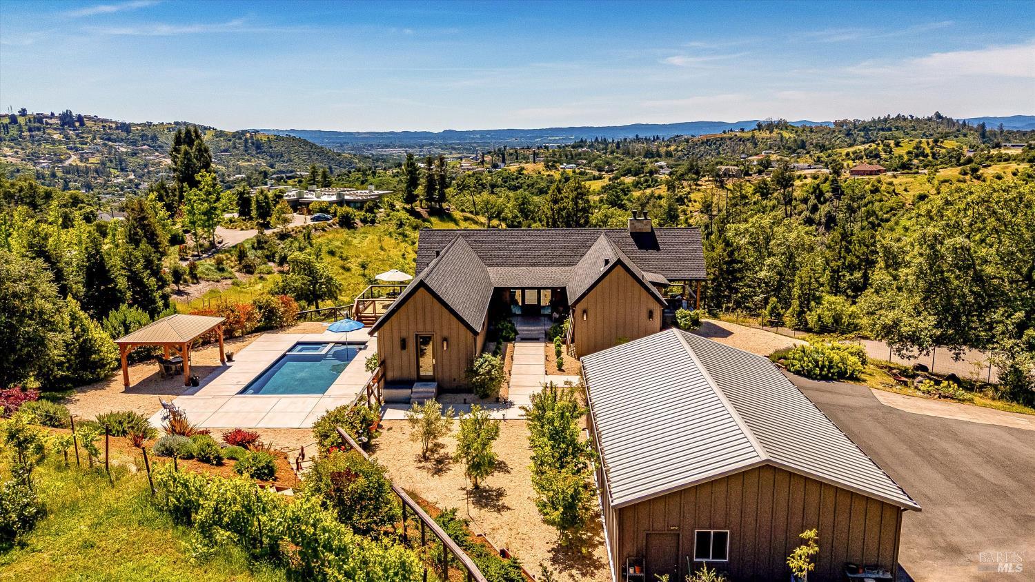 Single Family Residence, Crystal Springs court, Santa Rosa, CA 95404 - 1