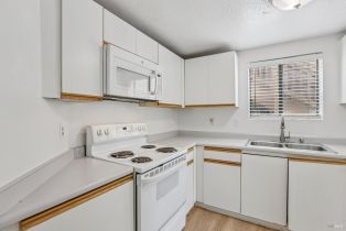 Condominium,  Mission boulevard, Santa Rosa, CA 95409 - 8