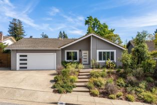 Single Family Residence,  Round court, Petaluma, CA 94952 - 2