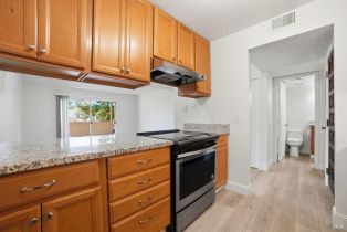 Condominium, Townview avenue, Santa Rosa, CA 95405 - 12