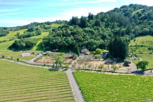 Single Family Residence, 5520 W Soda Rock Ln, Healdsburg, CA  Healdsburg, CA 95448