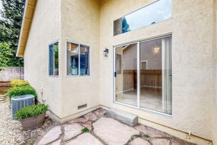 Single Family Residence,  Summer Rain drive, Windsor, CA 95492 - 49