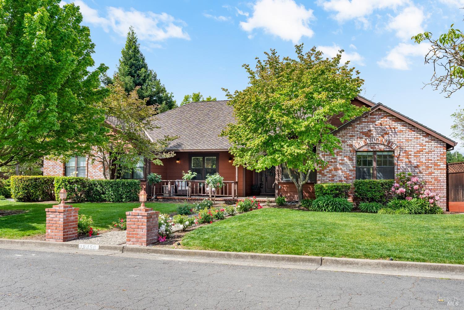 Single Family Residence, Franquelin place, Sonoma, CA 95476 - 1