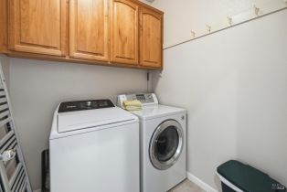 Single Family Residence,  Douglas Fir circle, Cloverdale, CA 95425 - 35