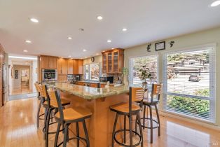 Single Family Residence,  Vinecrest road, Windsor, CA 95492 - 4