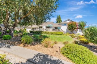 Single Family Residence,  Vinecrest road, Windsor, CA 95492 - 5