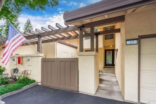 Condominium, 27 Fountain Grove Cir, Napa, CA  Napa, CA 94558