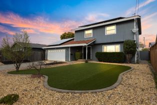 Single Family Residence, 1645 Weaverly Dr, Petaluma, CA  Petaluma, CA 94954