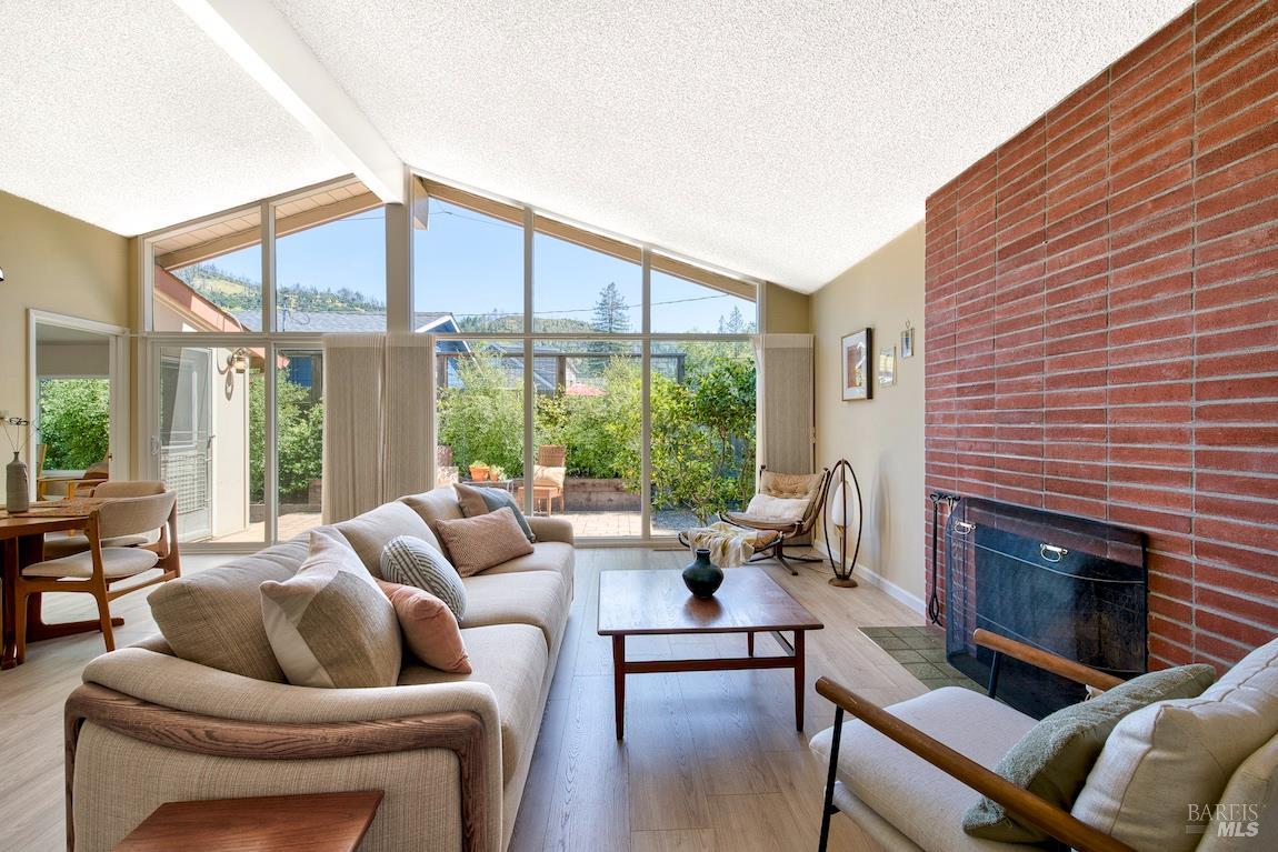 Single Family Residence, Escalero road, Santa Rosa, CA 95409 - 1