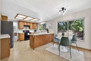 Single Family Residence, Summer Rain drive, Windsor, CA 95492 - 3