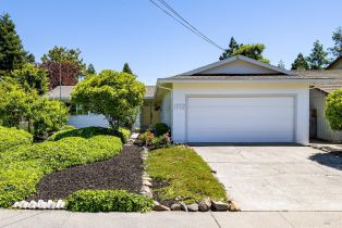 Single Family Residence, 1712 Weaverly Dr, Petaluma, CA  Petaluma, CA 94954