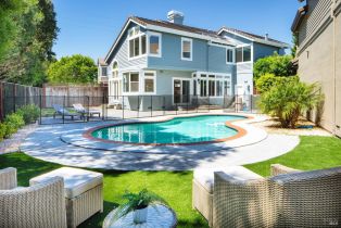 Single Family Residence, 4 Spanish Bay Ct, Petaluma, CA  Petaluma, CA 94954