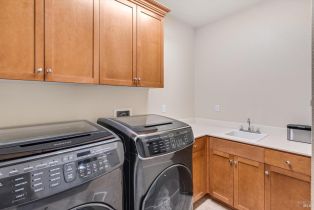Single Family Residence, Port circle, Cloverdale, CA 95425 - 27