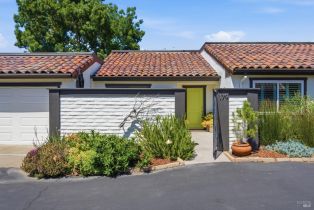 Condominium, 179 Vineyard Cir, Sonoma, CA  Sonoma, CA 95476