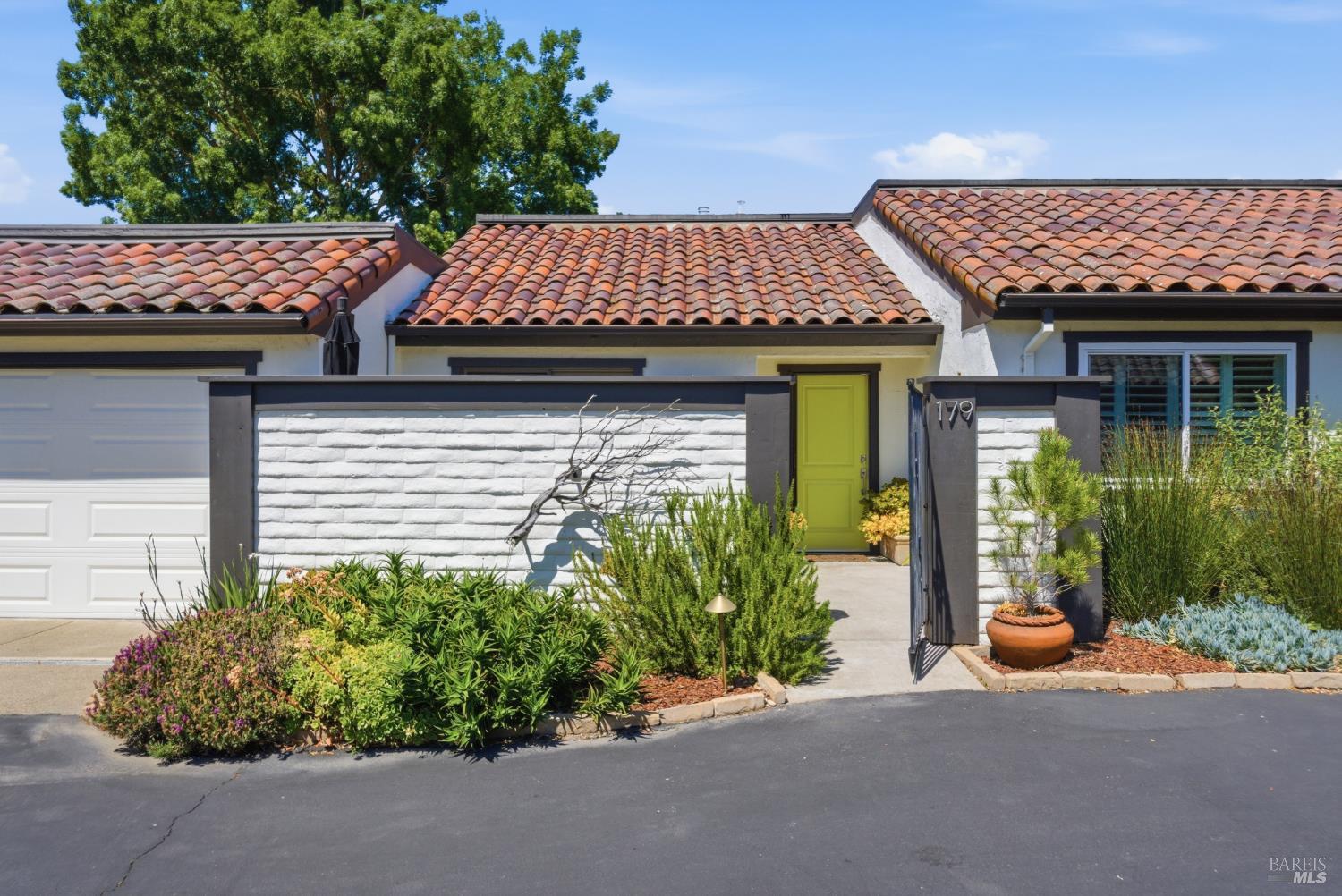 Condominium, Vineyard circle, Sonoma, CA 95476 - 1