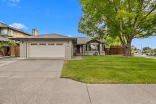 Single Family Residence, 356 Wilson Ln, Windsor, CA  Windsor, CA 95492