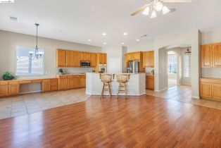 Single Family Residence, 725 Stewart way, Brentwood, CA 94513 - 6
