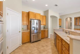 Single Family Residence, 725 Stewart way, Brentwood, CA 94513 - 8