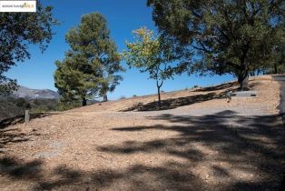 , 22346 Regnart rd, Cupertino, CA 95014 - 4