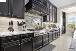 Single Family Residence, 1990 Angels Share Ct ct, Brentwood, CA 94513 - 18