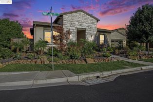 Single Family Residence, 1990 Angels Share Ct ct, Brentwood, CA 94513 - 2